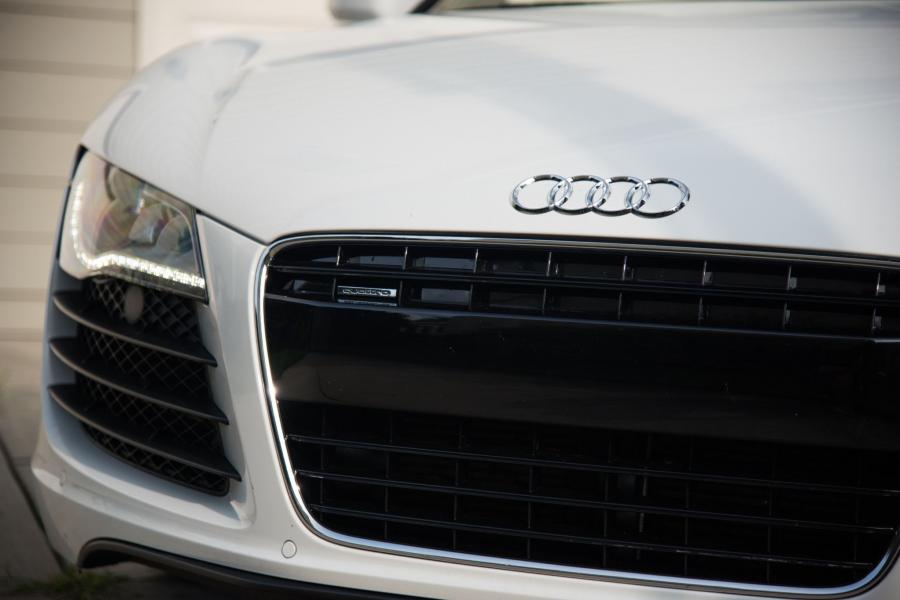 Детали экстерьера Audi R8 Spyder 2011 года  (NA) (фото 27 из 59)